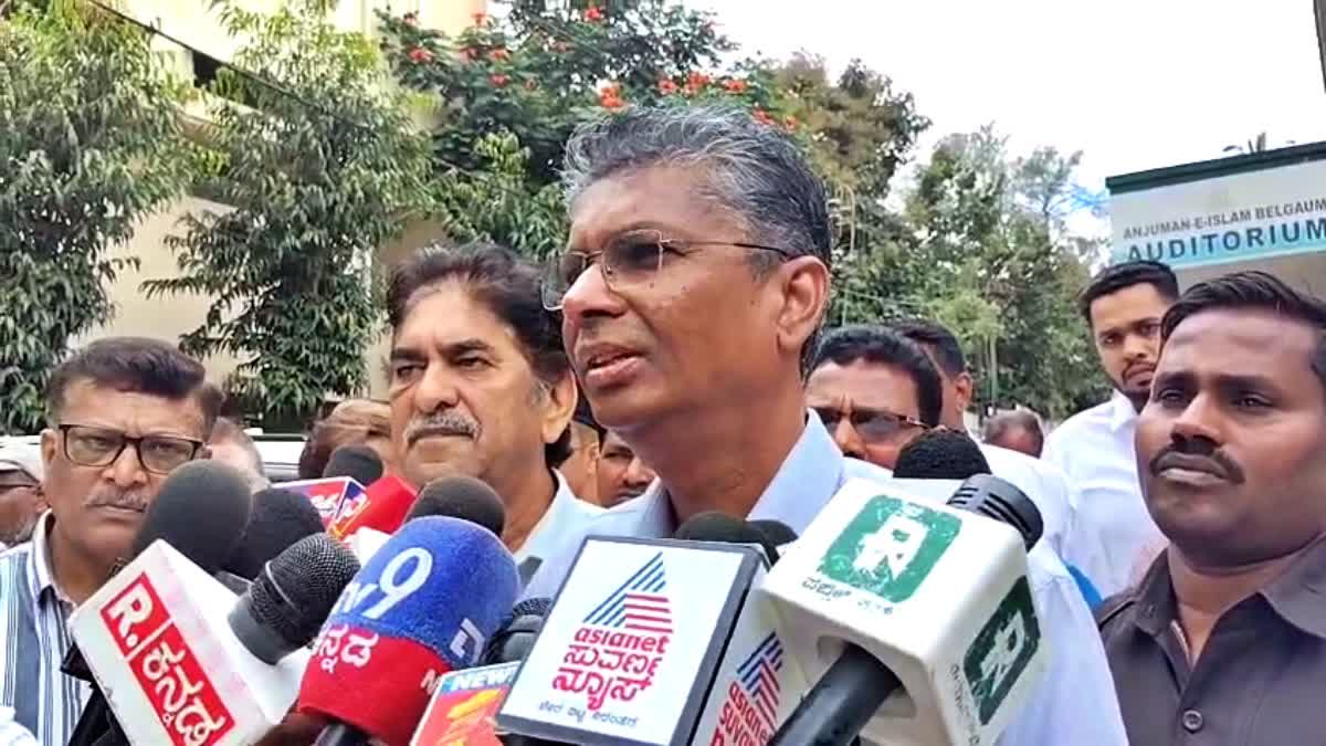 ಸಂಪುಟ ಪುನರ್​​​​ ರಚನೆಗೆ ಬೆಂಗಳೂರು ಮತ್ತು ದೆಹಲಿಯಲ್ಲಿ ಚರ್ಚೆ ಅಗತ್ಯ