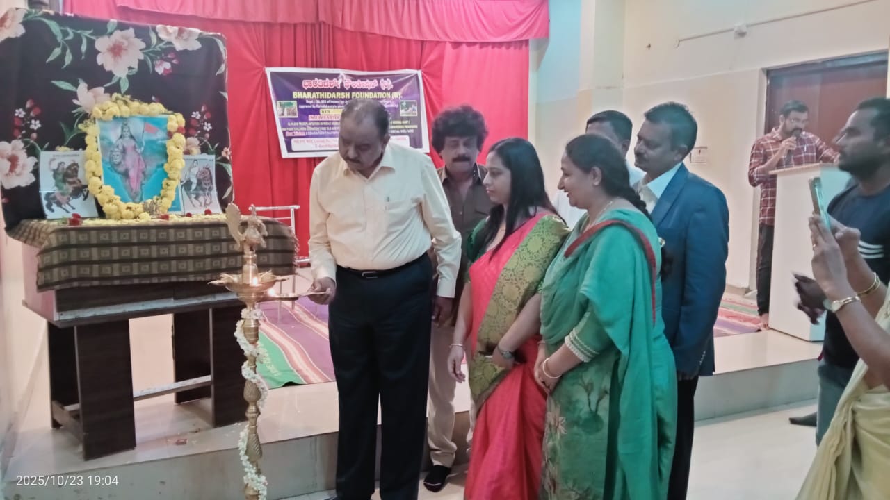 ಕಿತ್ತೂರು ಚೆನ್ನಮ್ಮ ಹಾಗೂ ಬೆಳವಡಿ ಮಲ್ಲಮ್ಮ ಇವರುಗಳ ಆದರ್ಶ ಪಾಲಿಸಿ: ಶಂಕರ ಬಿದಿರಿ 