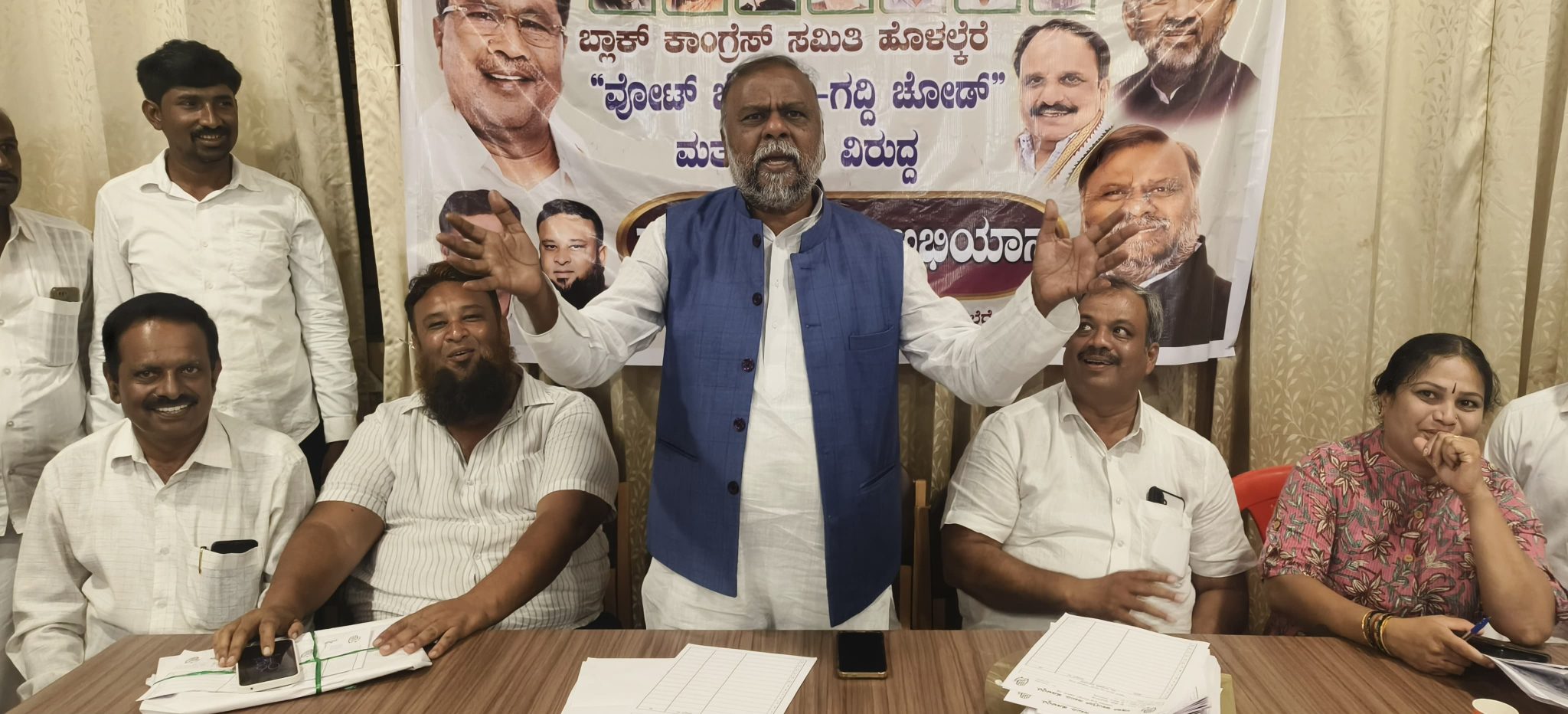 ರಾಹುಲ್ ಗಾಂಧಿ ಪ್ರಜಾಪ್ರಭುತ್ವದ ರಕ್ಷಕ-ಮಾಜಿ ಸಚಿವ ಆಂಜನೇಯ