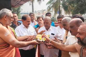 ಅಯ್ಯಪ್ಪ ಸ್ವಾಮಿ ಗರ್ಭಗುಡಿಯ ಗೋಪುರಕ್ಕೆ ಹಿತ್ತಾಳೆ ಕವಚದ ಕತ್ತನೆ ಕಾರ್ಯಕ್ಕೆ ಚಾಲನೆ