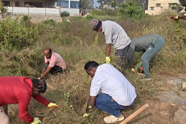 ಬೊಮ್ಮಲಿಂಗೇಶ್ವರ ದೇವಾಲಯದ ಕಲ್ಯಾಣಿ ಸ್ವಚ್ಚತಾ ಕಾರ್ಯ