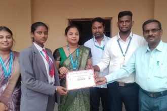 ಜಾನಪದ ಗೀತೆ ಸ್ಪರ್ಧೆಯಲ್ಲಿ ಪ್ರಥಮ ಬಹುಮಾನ ಪಡೆದ ವಿದ್ಯಾರ್ಥಿನಿ ಅಮೃತ