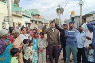 ದಲಿತ ಕಾಲೋನಿಗೆ ಮೂಲಭೂತ ಸೌಕರ್ಯ ಒದಗಿಸುವಲ್ಲಿ ವಿಫಲ: ಸಿಡಿದ್ದೆದ್ದ ದಲಿತರು