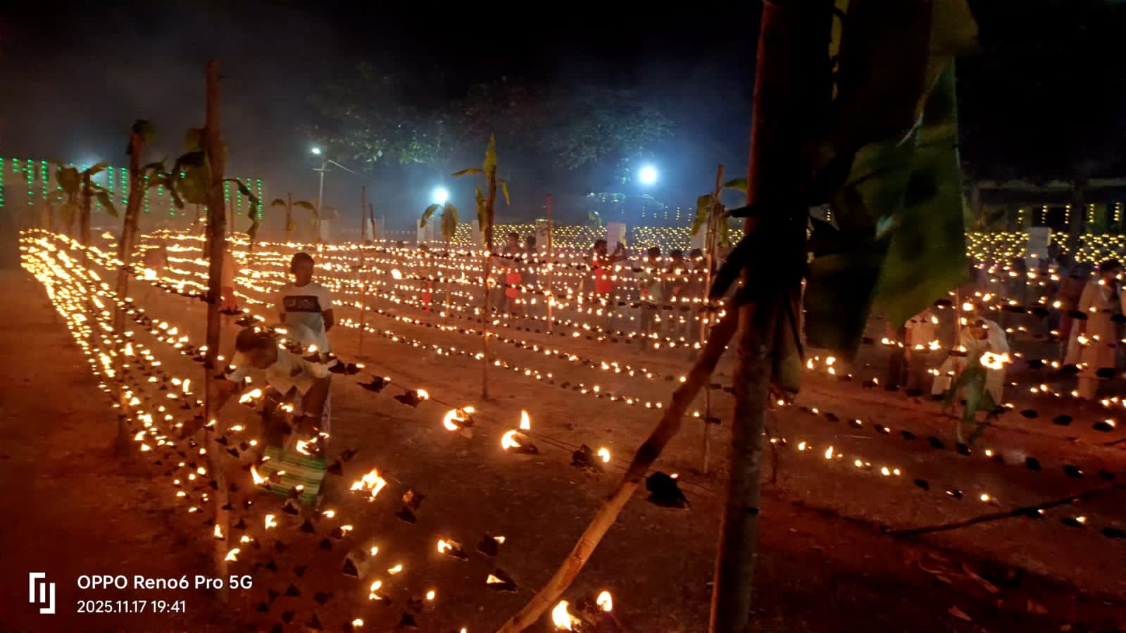 ಭಕ್ತರ ಗಮನ ಸೆಳೆದ ಲಕ್ಷ ದೀಪೋತ್ಸವ