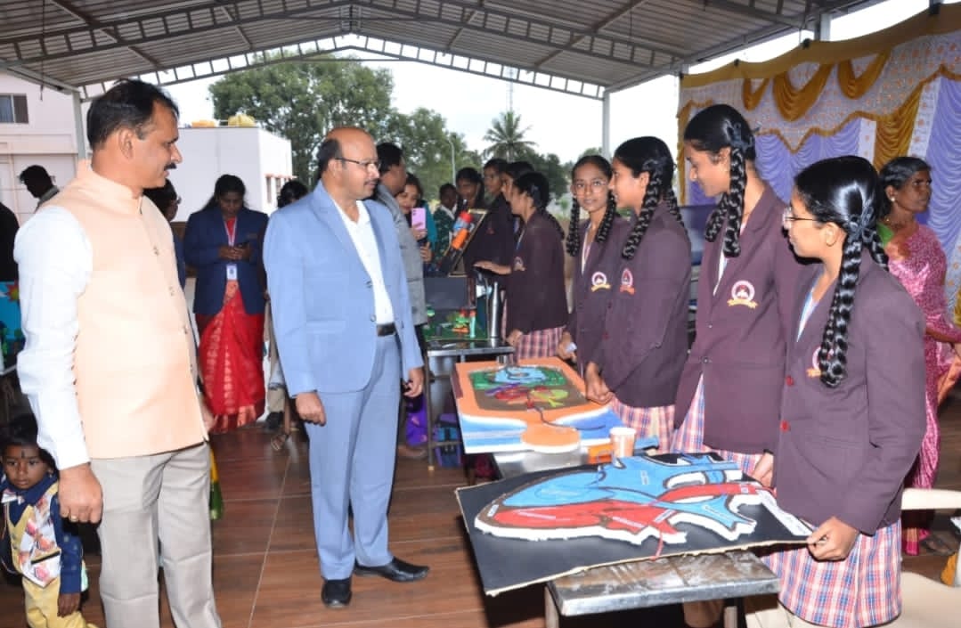 ಲಿಟ್ಲ್ ಮಾಸ್ಟರ್ ಪಬ್ಲಿಕ್ ಶಾಲೆಯಲ್ಲಿ ವಿಜ್ಞಾನ ಉತ್ಸವ