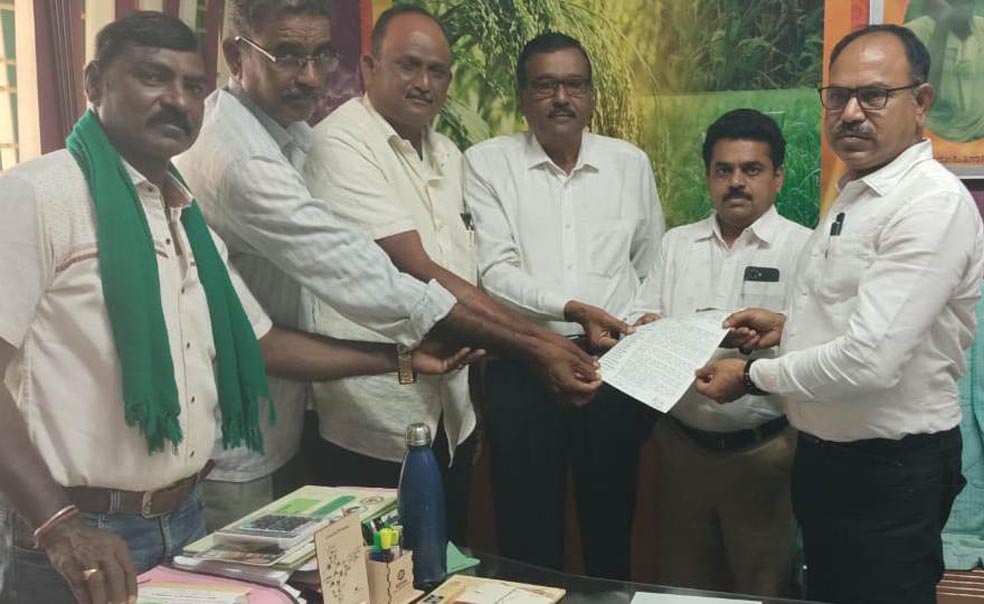 ಶೇಂಗಾ ಹಾಗೂ ತೊಗರಿ ಬೆಳೆಗಾರರಿಗೆ ಪರಿಹಾರ ನೀಡಲಿ