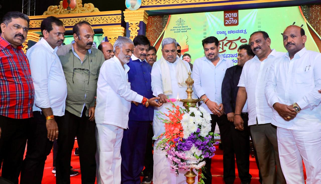 ಕೇವಲ‌ ಸಬ್ಸಿಡಿಗಾಗಿ ಸಿನಿಮಾ ಮಾಡಬೇಡಿ: ಸಿಎಂ ಸಿದ್ದರಾಮಯ್ಯ