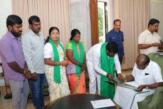 ಜನಸಾಮಾನ್ಯರ ಸಮಸ್ಯೆ ಆಲಿಸಿ, ಅಹವಾಲು ಸ್ವೀಕರಿಸಿದ ಕುಮಾರಸ್ವಾಮಿ