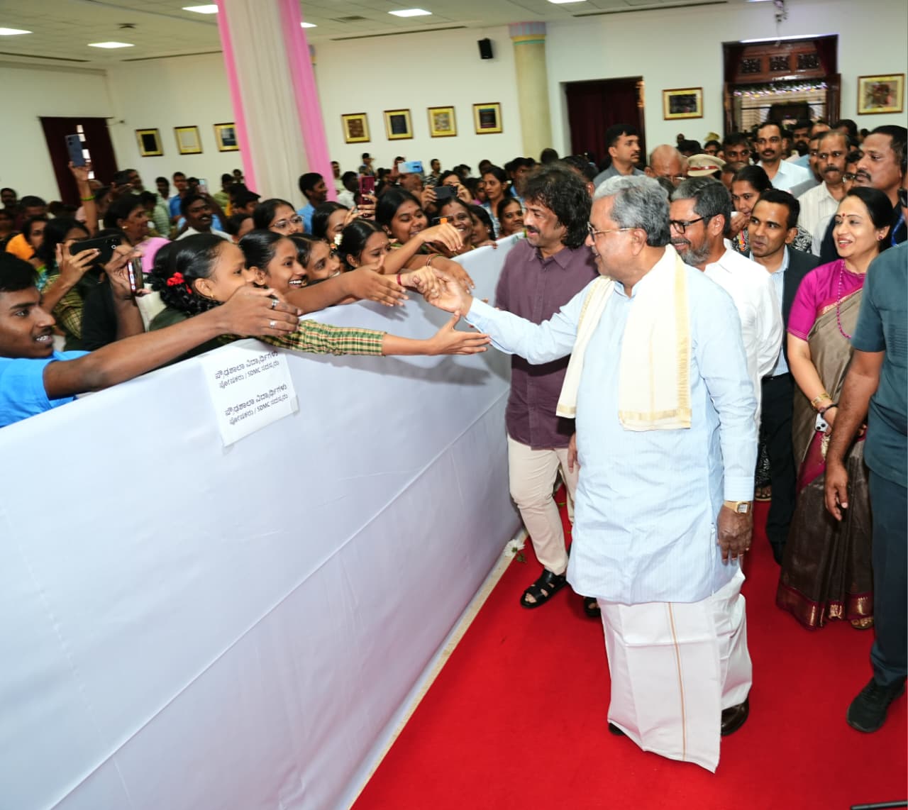 ನೆಹರೂ ತಮ್ಮ ಯೌವ್ವನದ 3,200ಕ್ಕೂ ಹೆಚ್ಚು ದಿನಗಳನ್ನು ಜೈಲಲ್ಲಿ ಕಳೆದ ಹೋರಾಟಗಾರ-ಸಿಎಂ