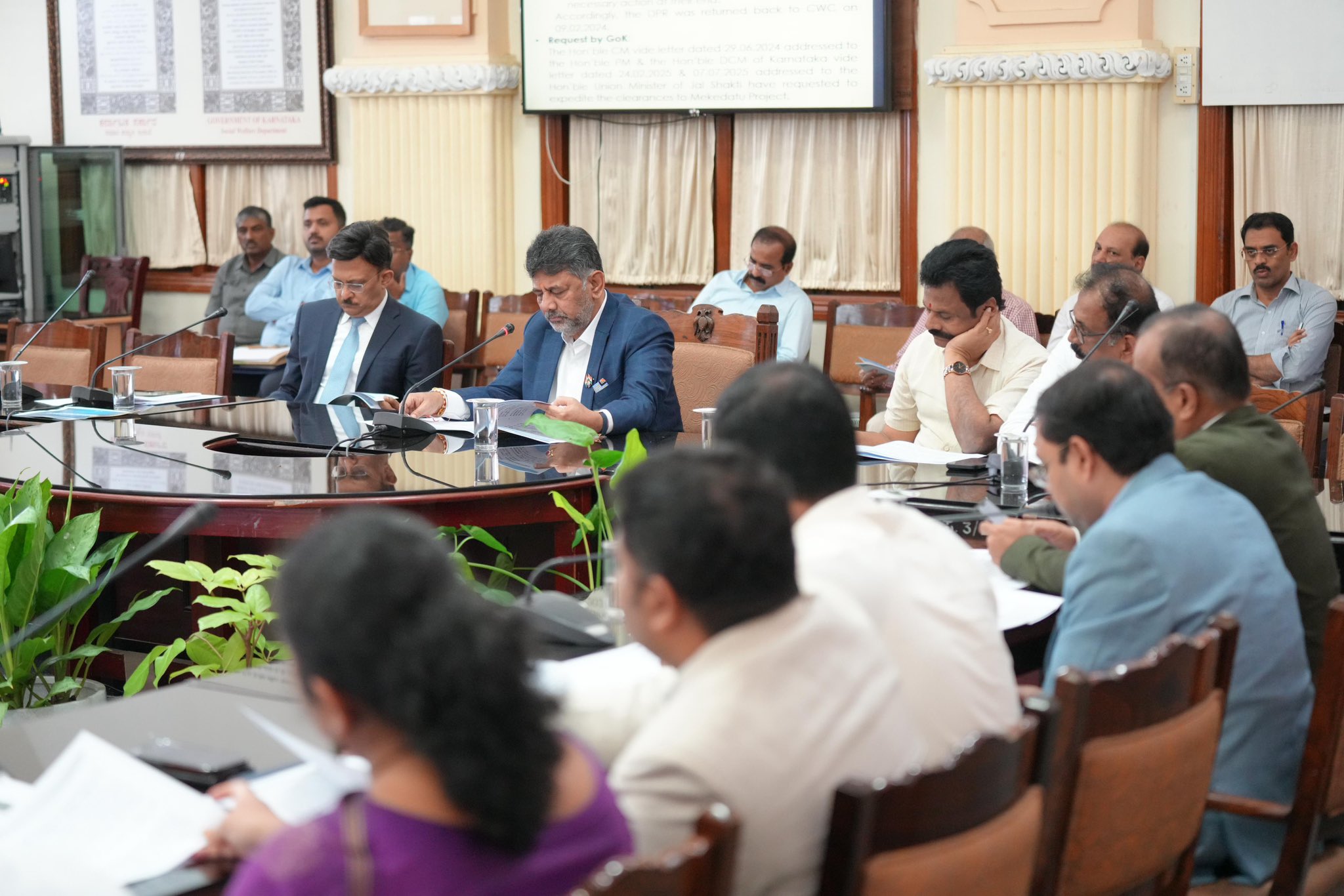 ಮೇಕೆದಾಟು ಅನುಷ್ಠಾನಕ್ಕೆ ಉನ್ನತ ಮಟ್ಟದ ಅಧಿಕಾರಿಗಳ ಸಭೆ ನಡೆಸಿದ ಡಿಸಿಎಂ