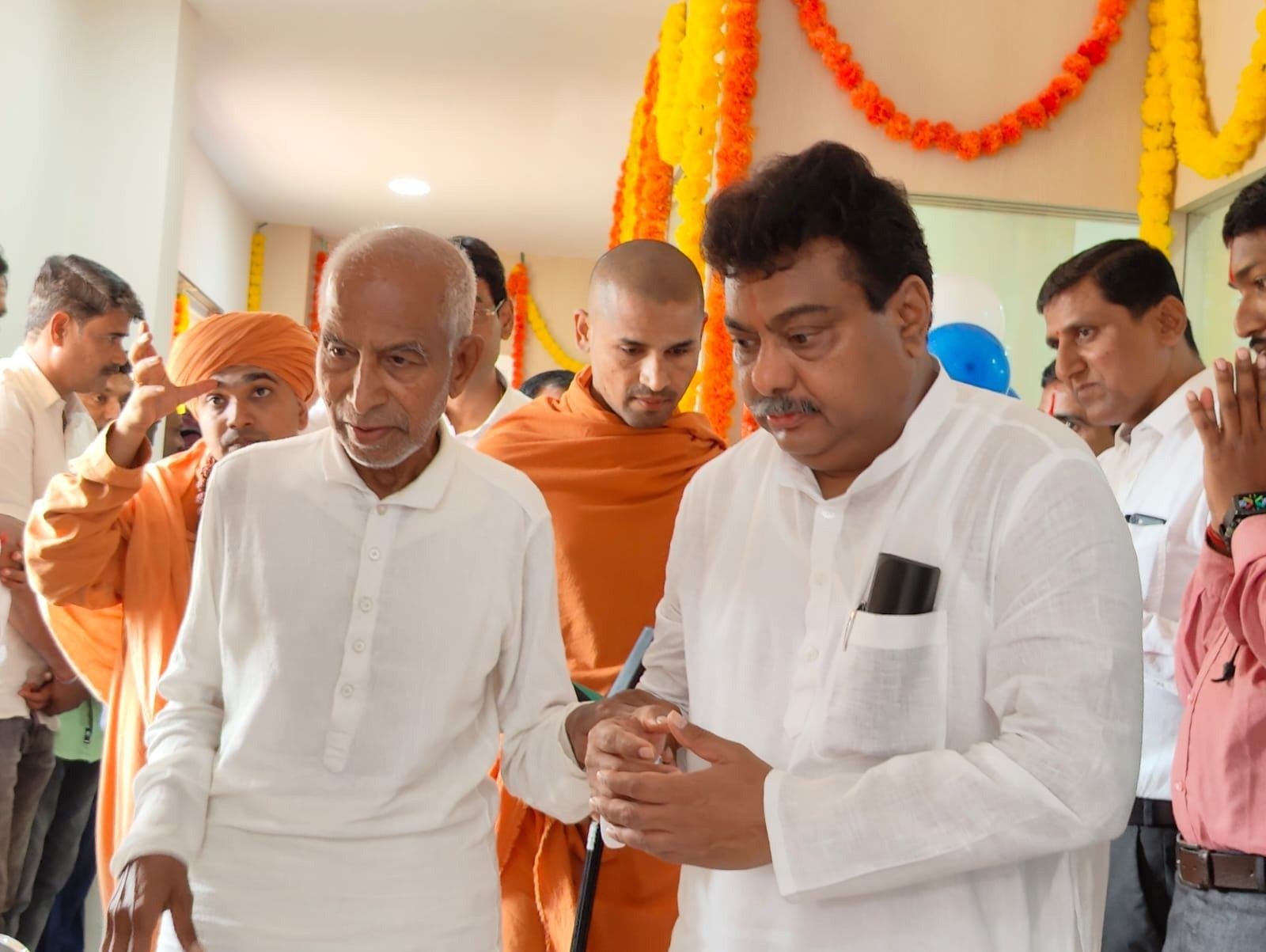 ರೈಲು ನಿಲ್ದಾಣಕ್ಕೆ ಶ್ರೀಸಿದ್ದೇಶ್ವರ ಸ್ವಾಮಿಗಳ ಹೆಸರು ಶಿಫಾರಸ್ಸು