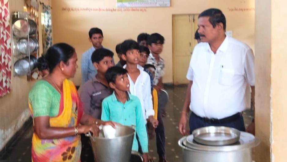 ಹರಿಯಬ್ಬೆ, ದೇವರಕೊಟ್ಟ ಹಾಸ್ಟೆಲ್ ಗಳಿಗೆ ದಿಢೀರ್ ಭೇಟಿ ನೀಡಿದ ಉಪನಿರ್ದೇಶಕ