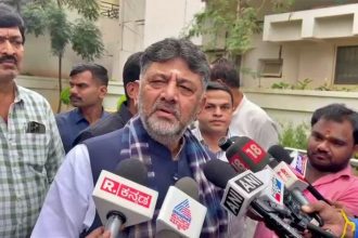 ನೇರ ಹೋರಾಟಗಾರನಾಗಿದ್ದು ಬೆನ್ನಿಗೆ ಚೂರಿ ಹಾಕಲ್ಲ-ಡಿಕೆಶಿ