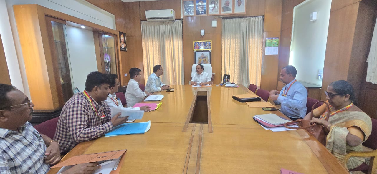 ಬೀರೇನಹಳ್ಳಿ, ಕೋಡಿಹಳ್ಳಿ, ದೇವರಕೊಟ್ಟ ವಿದ್ಯುತ್ ಸ್ಥಾವರಗಳ ನಿರ್ಮಾಣ ಕಾಮಗಾರಿ ಕೈಗೊಳ್ಳಿ-ಸಚಿವ ಸುಧಾಕರ್