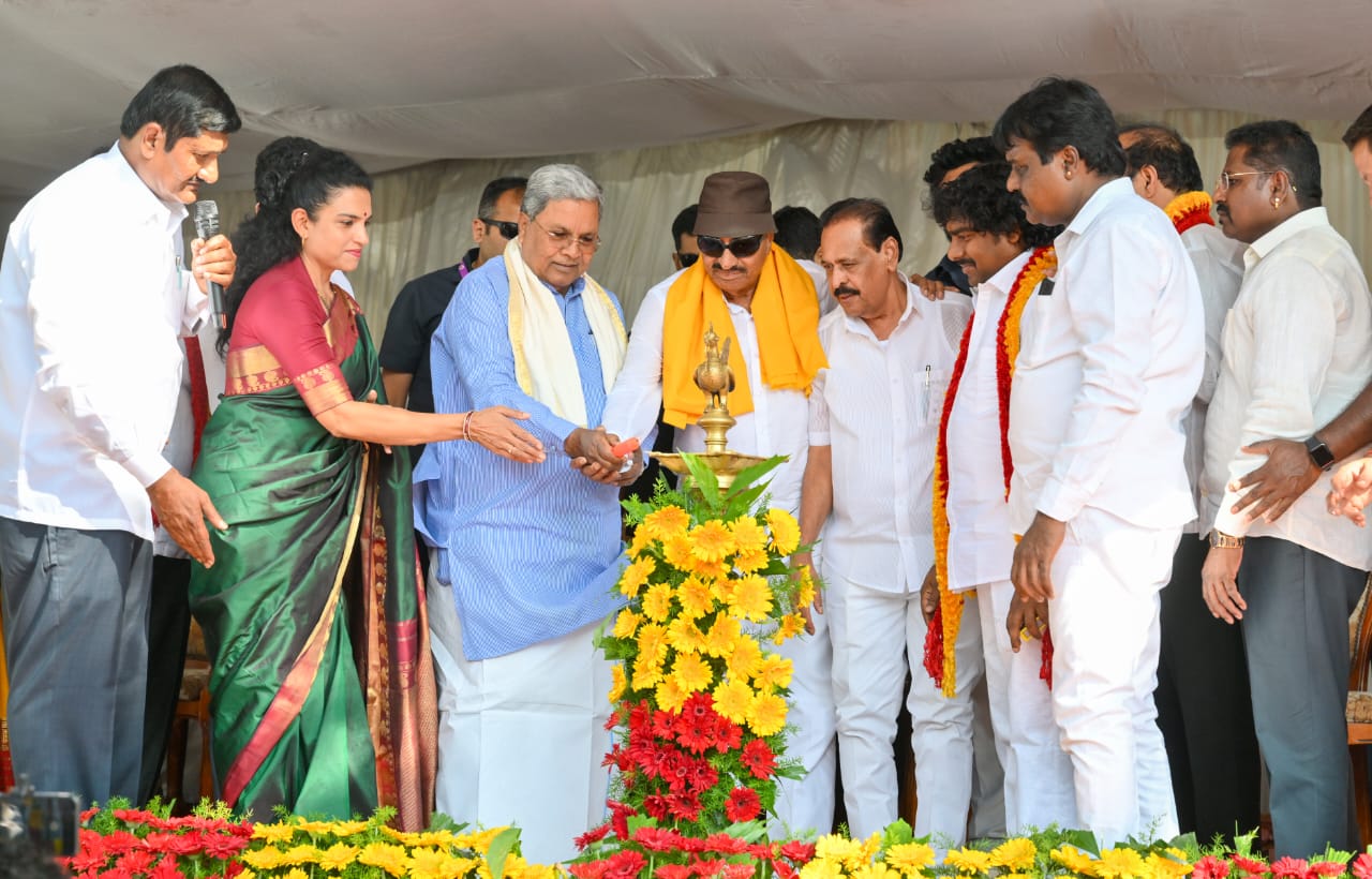 ಮಂತ್ರಿ ಸ್ಥಾನ ಕೊಡ್ತೀನಿ ಎಂದರೂ ಕನ್ನಡ ಹೋರಾಟ ಬಿಡದ ವಾಟಾಳ್: ಸಿಎಂ