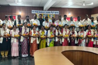 ನಮಸ್ತೆ ಹೋಗಿ ಬರುತ್ತೇವೆ-ಅಧ್ಯಕ್ಷ, ಉಪಾಧ್ಯಕ್ಷ, ಸದಸ್ಯರು