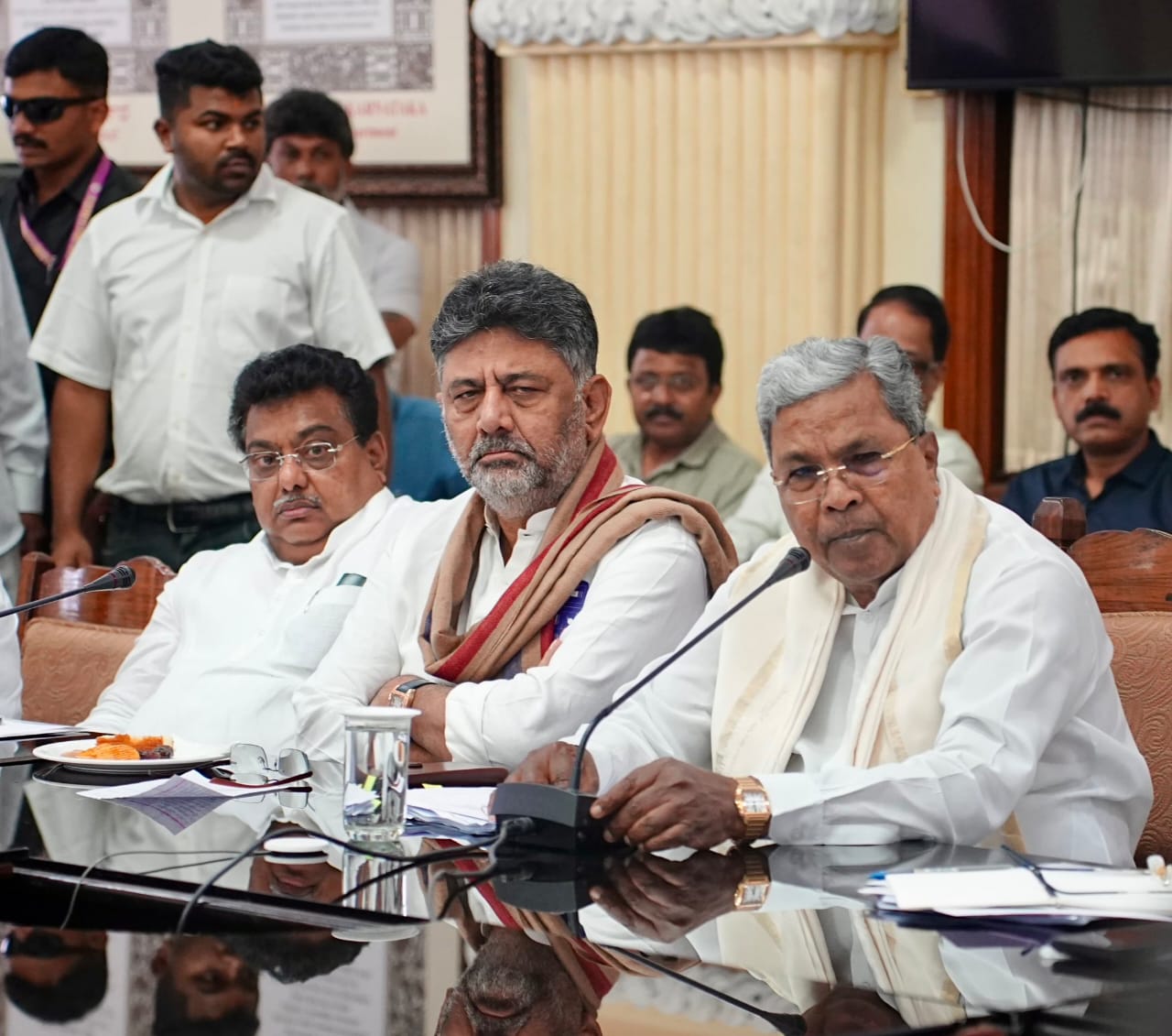 ಕಬ್ಬು ಬೆಳೆಗಾರರ ಸಮಸ್ಯೆ ಪರಿಹಾರ ಸಭೆಗೆ ಹಾಜರಾದ ಡಿಸಿಎಂ