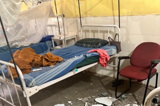 ಆಸ್ಪತ್ರೆ ಮೇಲ್ಚಾವಣಿ ಕುಸಿತ, ಕೂದಲೆಳೆ ಅಂತರದಲ್ಲೇ ಶಿಶು ಬಚಾವ್!