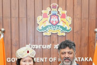 ಸಿಂಗಾಪುರದ ಸಚಿವೆ ಭೇಟಿ ಮಾಡಿದ ಡಿಸಿಎಂ ಡಿಕೆ ಶಿವಕುಮಾರ