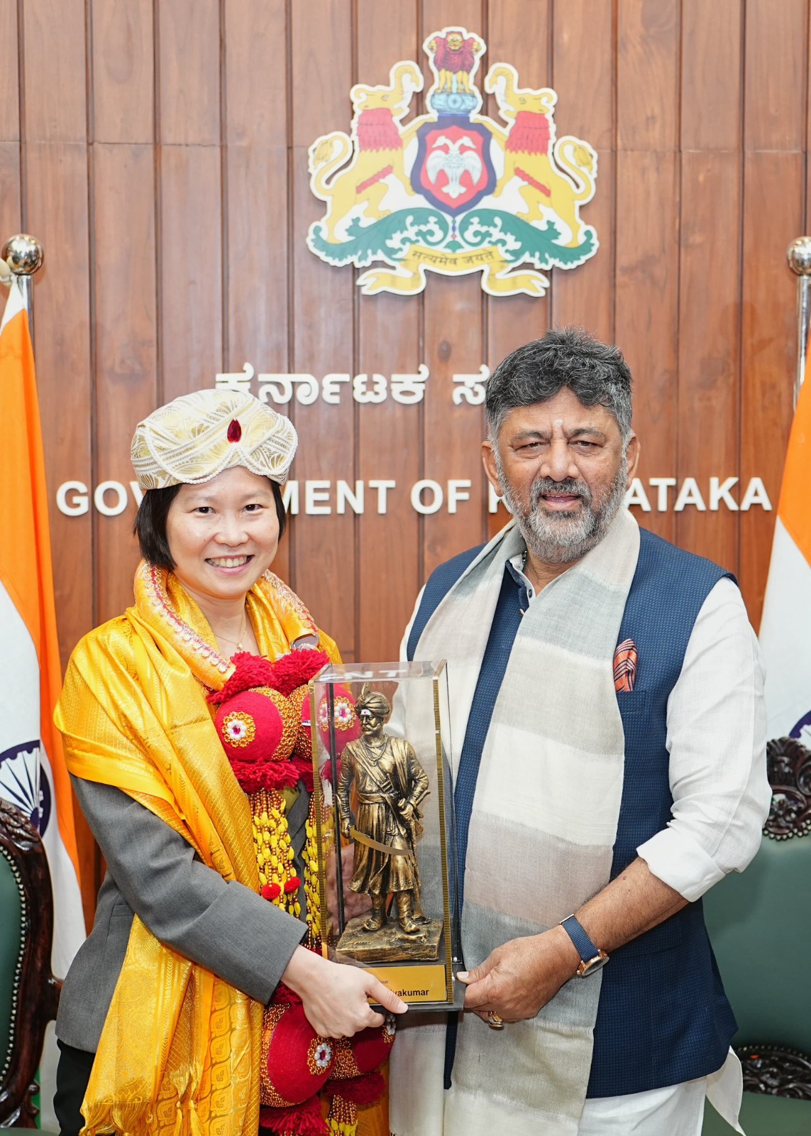 ಸಿಂಗಾಪುರದ ಸಚಿವೆ ಭೇಟಿ ಮಾಡಿದ ಡಿಸಿಎಂ ಡಿಕೆ ಶಿವಕುಮಾರ