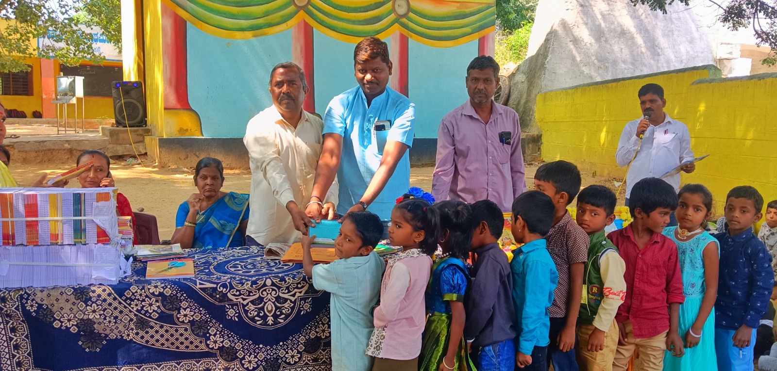 ಕಣಜನಹಳ್ಳಿ ಶಾಲೆಯಲ್ಲಿ ನಡೆದ ಮಾಜಿ ಪ್ರಧಾನಿ ನೆಹರು ಜನ್ಮದಿನಾಚರಣೆ