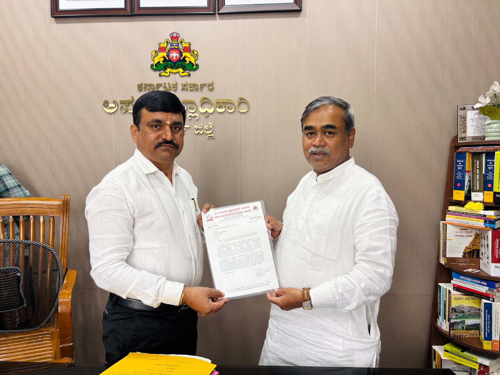 ಒಳಾಂಗಣ ಚಿತ್ರೀಕರಣಕ್ಕೆ ಭೂಮಿ  ನೀಡಿ-ಮಹಬೂಬ್ ಪಾಷಾ