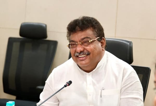 ಬಳ್ಳಾರಿಯಲ್ಲಿ ಜೀನ್ಸ್ ಪಾರ್ಕ್ ಗೆ ಶೀಘ್ರದಲ್ಲೇ ರಾಹುಲ್ ಗಾಂಧಿ ಚಾಲನೆ!