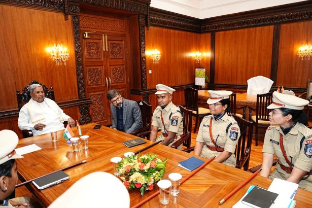 ಸಿಎಂ ಭೇಟಿ ಮಾಡಿದ ಪ್ರೊಬೆಷನರಿ ಐಪಿಎಸ್‌ ಅಧಿಕಾರಿಗಳು