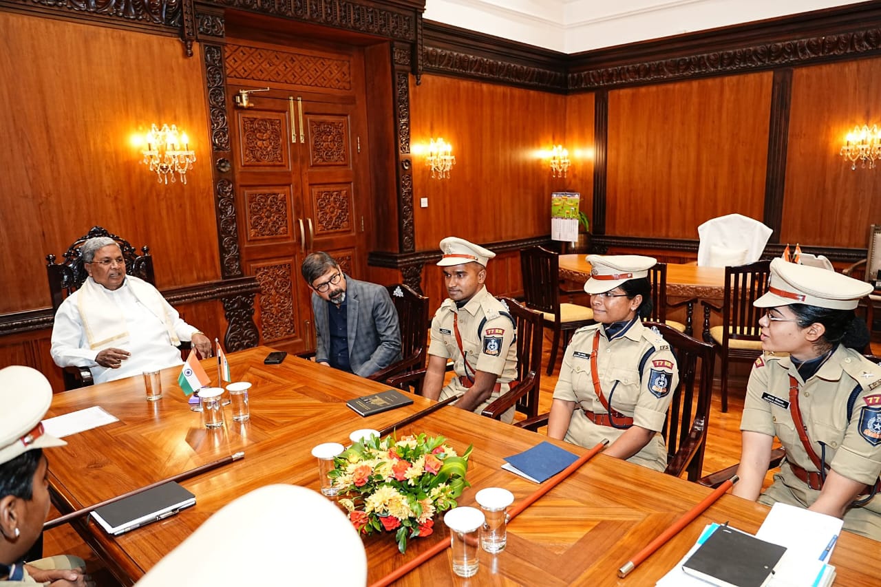 ಸಿಎಂ ಭೇಟಿ ಮಾಡಿದ ಪ್ರೊಬೆಷನರಿ ಐಪಿಎಸ್‌ ಅಧಿಕಾರಿಗಳು