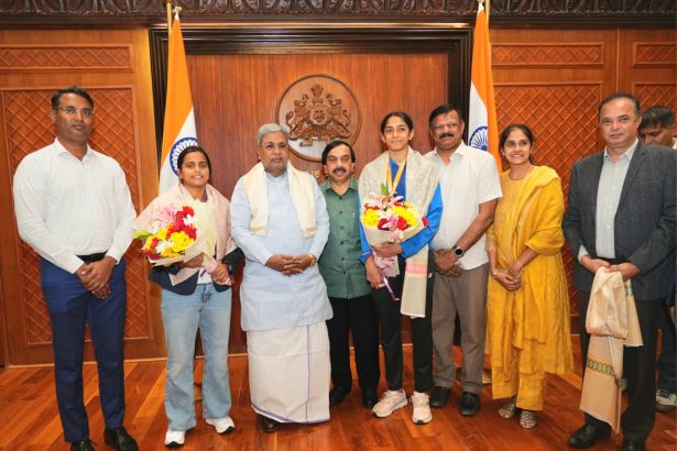 ಮಹಿಳಾ ಕಬಡ್ಡಿ ವಿಶ್ವಕಪ್ ನಲ್ಲಿ ಚಿನ್ನ ಗೆದ್ದ ಧನಲಕ್ಷ್ಮಿ, ಲಕ್ಷ್ಯ ರಾಜೇಶ್ ಅವರನ್ನು ಸನ್ಮಾನಿಸಿದ ಸಿದ್ದರಾಮಯ್ಯ