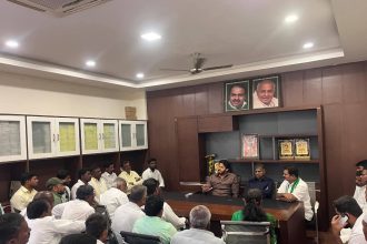 ಹಿರಿಯೂರಿನ ಮುಖಂಡರು ಹಾಗೂ ಪಕ್ಷದ ಕಾರ್ಯಕರ್ತರ ಸಭೆಯಲ್ಲಿ ನಿಖಿಲ್