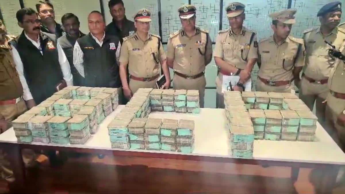 7.11 ಕೋಟಿ ದರೋಡೆಕೋರರ ಬಂಧನ, 5 ಲಕ್ಷ ಬಹುಮಾನ ಘೋಷಣೆ