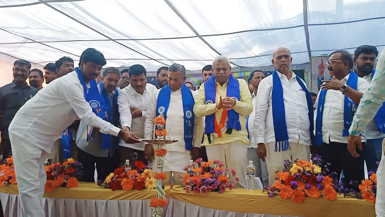 ಡಾ. ಬಿ. ಆರ್. ಅಂಬೇಡ್ಕರ್ ಪುತ್ಥಳಿ ಅನಾವರಣ