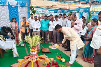 ರೈತನೇ ದೇಶದ ಬೆನ್ನೆಲುಬು-ಧೀರಜ್ ಮುನಿರಾಜ್