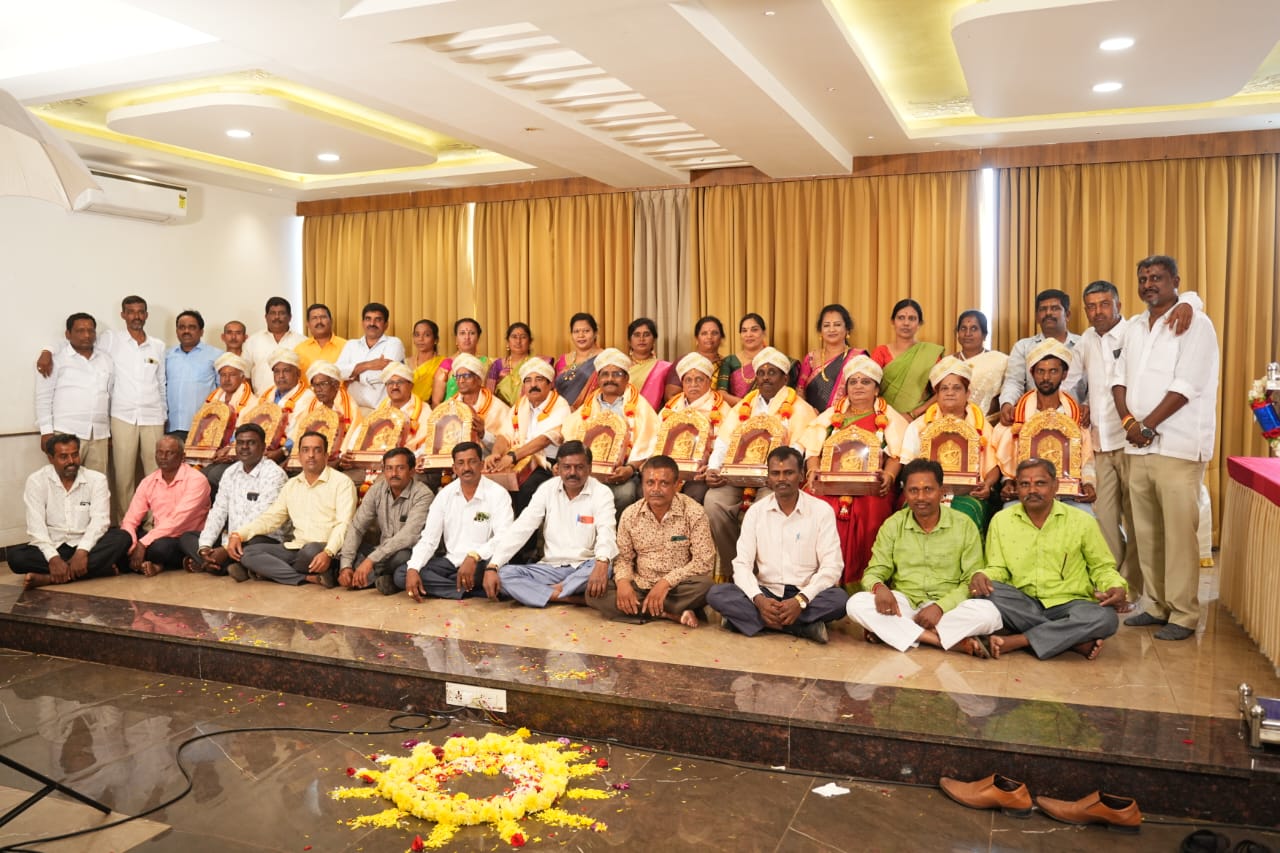 ಪ್ರೌಢಶಾಲೆಯ ವಿದ್ಯಾರ್ಥಿಗಳಿಂದ ಗುರುವಂದನೆ, ಸ್ನೇಹ ಸಮ್ಮಿಲನ