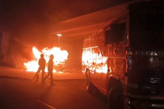 ಬೆಂಕಿ ಹೊತ್ತಿಕೊಂಡು ಸ್ಕಾರ್ಪಿಯೋ ಸಂಪೂರ್ಣ ಭಸ್ಮ