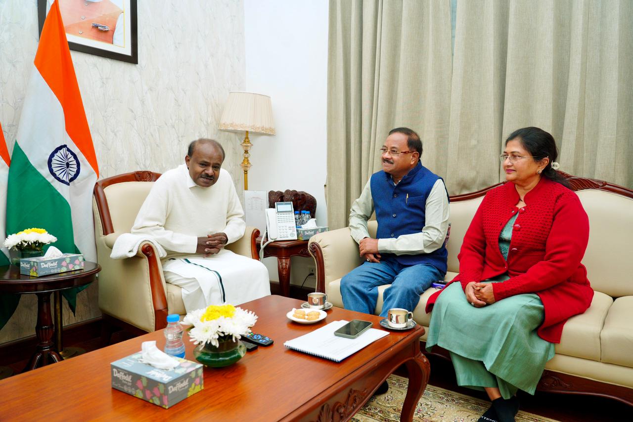 ಬಿಜೆಪಿ ನಾಯಕರೊಟ್ಟಿಗೆ ಕೇಂದ್ರ ಸಚಿವ ಕುಮಾರಸ್ವಾಮಿ ಚರ್ಚೆ