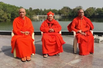 ಸಿರಿಗೆರೆ ಮಠದ ಶಾಂತಿವನಕ್ಕೆ ಆದಿಚುಂಚನಗಿರಿ ಶ್ರೀಗಳ ಭೇಟಿ