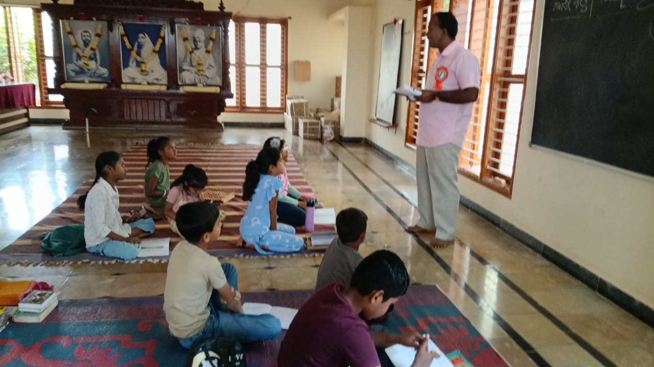 ಸರಳ ಉಡುಪು ಉತ್ತಮ ವ್ಯಕ್ತಿತ್ವದ ಲಕ್ಷಣ:ಯತೀಶ್ ಎಂ ಸಿದ್ದಾಪುರ