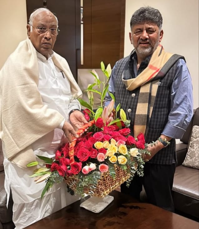 ದಿಢೀರ್ ಮಲ್ಲಿಕಾರ್ಜುನ ಖರ್ಗೆ ಭೇಟಿ ಮಾಡಿದ ಡಿಸಿಎಂ ಡಿಕೆ ಶಿವಕುಮಾರ್