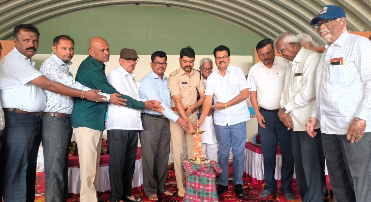 ಕ್ರಾಶ್‌ ಕಾರ್ಟ್ ವಿತರಣೆ ಕಾರ್ಯಕ್ರಮ ಉದ್ಘಾಟಿಸಿ ಹೆಚ್ಚುವರಿ ರಕ್ಷಣಾಧಿಕಾರಿ ಡಾ.ಕೆ.ಶಿವಕುಮಾರ್