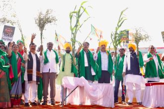 ರೈತ ವಿರೋಧಿ ಕಾಂಗ್ರೆಸ್ ಸರ್ಕಾರದ ವಿರುದ್ದ ಬಿಜೆಪಿ ನಾಯಕರುಗಳಿಂದ ಸುವರ್ಣಸೌಧಕ್ಕೆ ಮುತ್ತಿಗೆ 