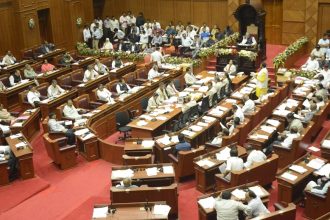 ಬೇಸರದಿಂದ ಸದನವನ್ನು ಮುಂದೂಡಿ ಹೊರ ನಡೆದ ಸಭಾಪತಿಗಳು