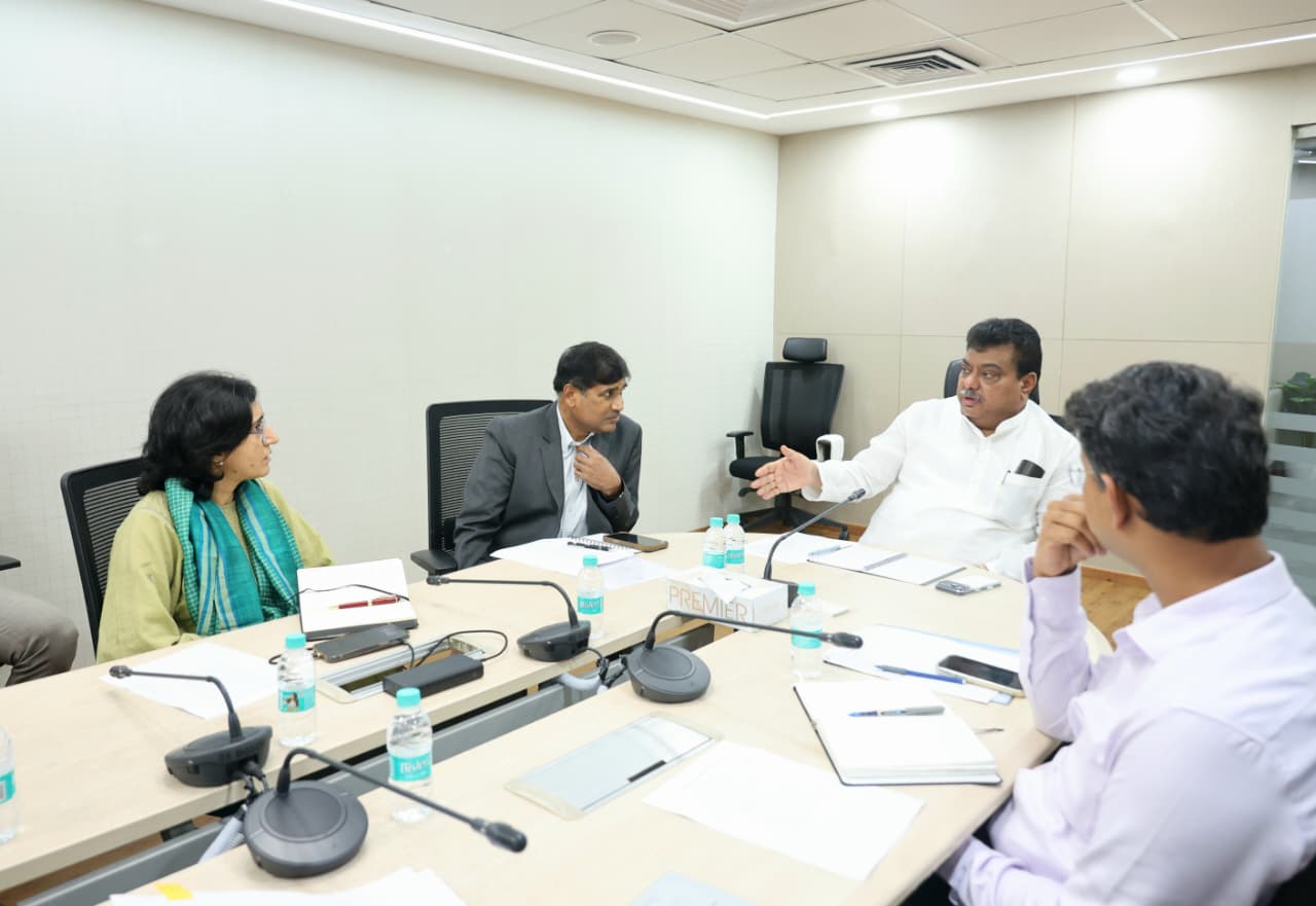 ಕೈಗಾರಿಕಾ, ಕೆಐಎಡಿಬಿ ಅಧಿಕಾರಿಗಳೊಂದಿಗೆ ಮಹತ್ವದ ಸಭೆ ನಡೆಸಿದ ಎಂ.ಬಿ ಪಾಟೀಲ್