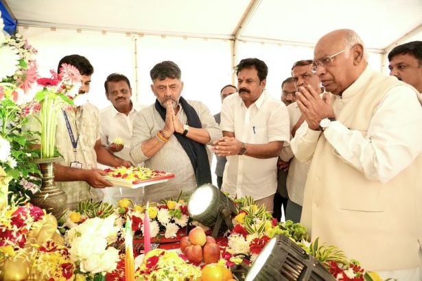 ಸಿಎಂ- ಡಿಸಿಎಂ ಖರ್ಗೆ ಇವರಿಂದ ಅಂಬೇಡ್ಕರ್ ಪ್ರತಿಮೆ ಮಾತಾರ್ಪಣೆ