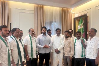 ಕಾಂಗ್ರೆಸ್ ತೊರೆದು ಜೆಡಿಎಸ್ ಸೇರಿದ ಮುಖಂಡರು