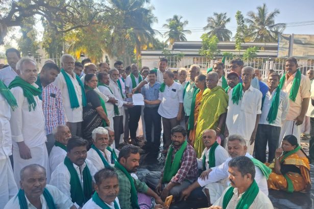 ವಿವಿಧ ಬೇಡಿಕೆ ಈಡೇರಿಕೆಗಾಗಿ ರೈತರ ಉಪವಾಸ ಧರಣಿ ಸತ್ಯಾಗ್ರಹ