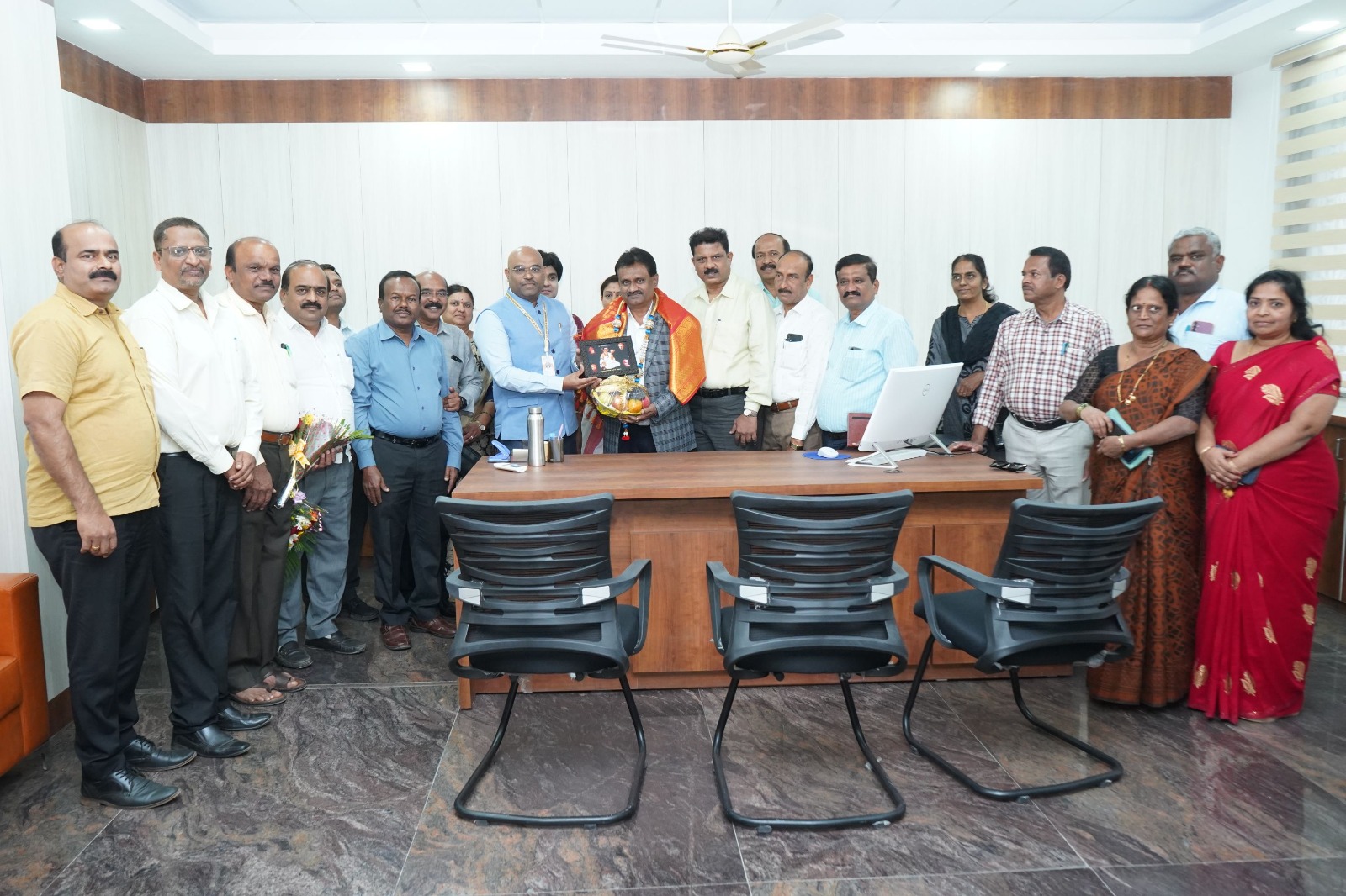 ಎಸ್.ಜೆ.ಎಂ ವಿವಿ ಕುಲಪತಿಯಾಗಿ ಪ್ರೊ.ಕಾಳಗೌಡ ಬಸಪ್ಪ ಗುಡಸಿ ಅಧಿಕಾರ ಸ್ವೀಕಾರ