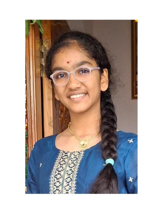 ಭಗವದ್ಗೀತಾ ಕಂಠಪಾಠ ಸ್ಪರ್ಧೆಯಲ್ಲಿ ದ್ವಿತೀಯ ಬಹುಮಾನ ಪಡೆದ ನೇಹಾ ಸಿ ಹೆಗಡೆ