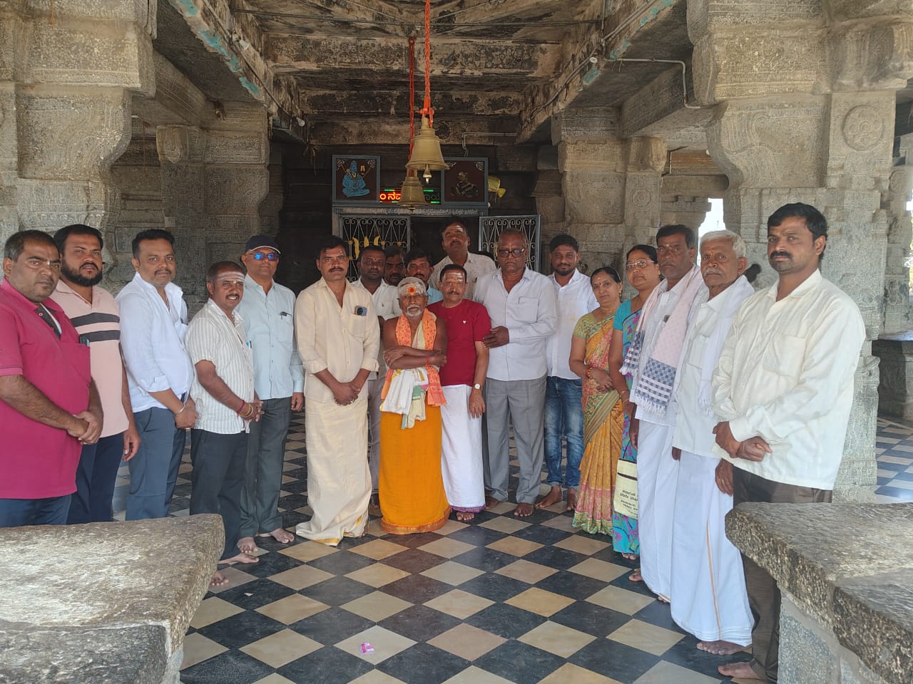 ತೇರು ಮಲ್ಲೇಶ್ವರ ದೇವಸ್ಥಾನದಲ್ಲಿ ಎಸ್ ಎಸ್ ಅವರಿಗೆ ಸಂತಾಪ ಸಭೆ ಮಾಡಿದ ವೀರಶೈವ ಮಹಾಸಭಾ